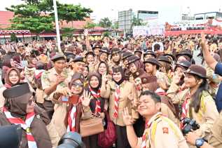Upacara Hari Pramuka ke-64 di Mandau, Bupati Kasmarni Tegaskan Pramuka Garda Terdepan Jaga NKRI