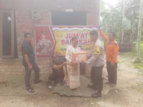 Polsek Kemuning Cooling System Pemilu 2024 saat Jumat Berkah