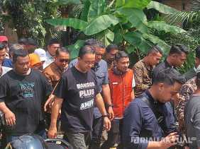 Kunjungi Kampung Bata, Anies Baswedan Pastikan Perjuangkan Infrastruktur Dasar dan Promosikan Program 'Bansos Plus'