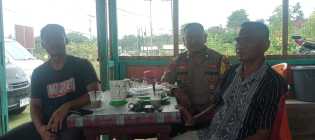 Aiptu Asyari Silaturahmi dengan Masyarakat Demi Ciptakan Pemilu Damai 2024