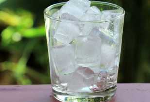 Tips Bedakan Es Air Mentah dengan Matang