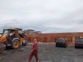 Kios Sementara Pedagang Korban Kebakaran Pasar Cik Puan Hampir Rampung