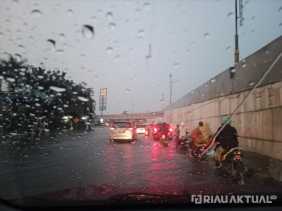 Waspada, Riau Berpotensi Diguyur Hujan Disertai Petir dan Angin Kencang