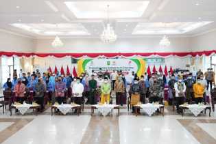 Hari Jadi ke-65 Riau, Baznas Salurkan Beasiswa dan Bantuan Konsumtif Dhuafa Miliaran Rupiah