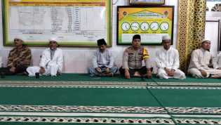 Polsek Tempuling Ajak Warga Sungai Salak Jaga Kamtibmas saat Peringatan Isra Miraj Jelang Pemilu 2024