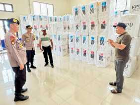 Kapolres Inhil dan Pamatwil Cek Pengamanan di Kantor PPK