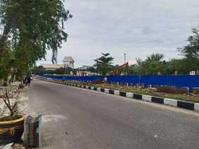 Pelebaran Jalan Sultan Syarif Kasim, Pagar Masjid Annur dan Tiang Listrik di Median Sudah Dibongkar