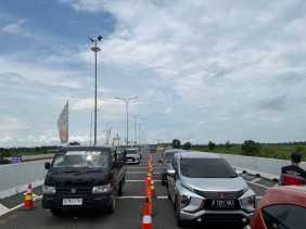 33.565 Kendaraan Melintasi 3 Ruas Jalan Tol di Riau Saat Mudik Lebaran 2024