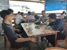 Bripka Andre Ajak Warga Desa Sungai Laut Sukseskan Pilkada 2024 Melalui Cooling System