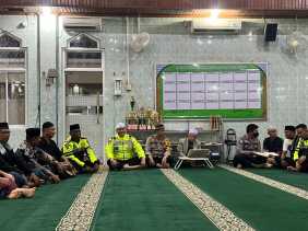 Kasat Lantas Polres Kuansing Pimpin Salat Subuh Berjamaah untuk Menjaga Kamtibmas Pemilu 2024