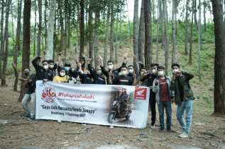 Gaya Asik Honda Scoopy Bersama Generasi Muda