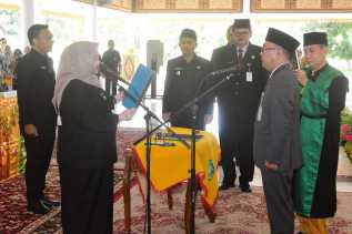 Bupati Bengkalis Kasmarni Lantik dr Ersan Saputra TH Sebagai Sekda