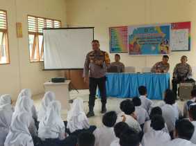Polres Bengkalis Gelar Sosialisasi Bahaya Narkoba, Merokok, dan Bullying di SMPN 4 Bengkalis