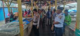 Polsek Mandah Gencar Sosialisasikan Pemilu Damai 2024 di Pasar Igal