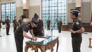 Kajati Riau Lantik Wakajati, Asisten, dan Kajari di Provinsi Riau