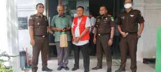 Rugikan Negara Rp4,2 Miliar, Kades Serendak Ditahan Kejari Bengkalis