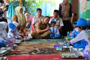 Komitmen Penuhi Gizi Anak di Pekanbaru, Wawako Tinjau Penyaluran MBG di TK Negeri 6