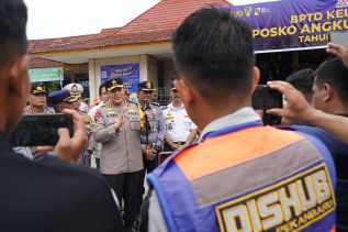 Kapolda Riau Tinjau Kesiapan Arus Mudik di Pospam Ketupat Lancang Kuning 2024