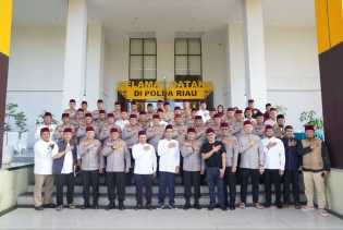 UAS dan Rocky Gerung Bahas Relasi Manusia dan Alam di Kajian Subuh Polda Riau