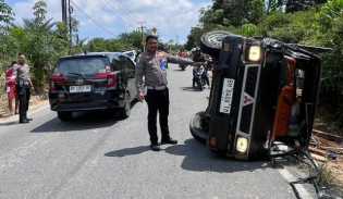 Kecelakaan Maut di Jalan Raja Panjang Okura, Pemotor Tewas Usai Tabrakan dengan Mobil L300