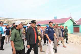 Pemko Serahkan Kios Sementara ke Pedagang Korban Kebakaran Pasar Cik Puan