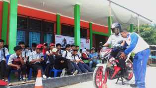 145 Pelajar di SMKN 1 Ujung Batu Ikuti Edukasi #cari_aMaN Berkendara oleh Capella Honda