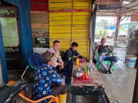 Bhabinkamtibmas Lakukan Sambang untuk Jaga Kamtibmas Menjelang Pilkada 2024