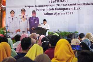 Pemkab Siak Beri Kuliah Gratis Bagi Warga Kurang Mampu