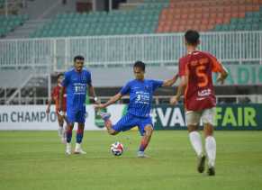 PSPS Curi Poin di Kandang Garudayaksa, Penalti di Akhir Laga Jadi Sorotan