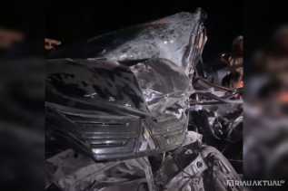 Kapolres Siak: Xpander Tabrak Truk Muatan Sawit