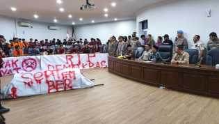 Polres Kampar Kawal Demo Mahasiswa di DPRD, Aksi Berjalan Kondusif