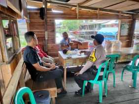 Polsek Batang Tuaka Gelar Patroli di Pasar Sungai Piring dan Cooling System Jelang Pemilu 2024