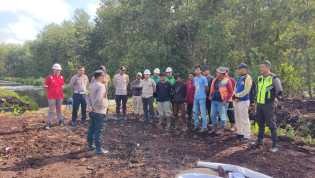 Polsek Lirik Bawa Pesan Damai ke Perbatasan Hutan Lindung