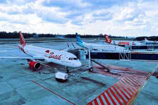 Tiga Penerbangan di Bandara SSK II Pekanbaru Delay Akibat Kabut Tebal