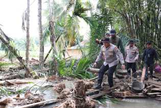 Strategi Kemanusiaan Irjen Herimen, Pimpin Solidaritas Bencana Lintas Sumatera