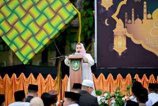 Bupati Kasmarni Shalat Idulfitri Perdana di Desa Muara Basung, Warga Sambut Hangat