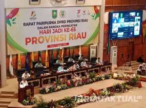 Gubri Paparkan Capaian Riau pada Sidang Paripurna HUT ke-65 Riau