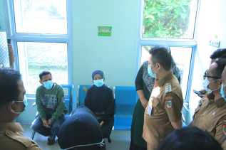 Penanggulangan TBC, Pj Wako Pekanbaru Cek Pelayanan di Puskesmas Rejosari