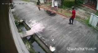 Pencuri Pagar Rumah Warga di Pekanbaru Ditangkap Polisi