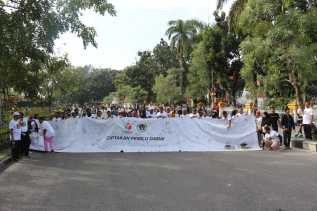 PWI Riau Ajak Masyarakat Ciptakan Pemilu Damai dalam Jalan Sehat Sempena HPN dan HUT PWI ke-78