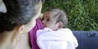 Ketahui Mitos dan Fakta Terkait Menyusui yang Masih Banyak Dipercaya