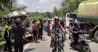 Ambulans Tabrakan dengan Truk di Bengkalis, Pasiennya Tewas