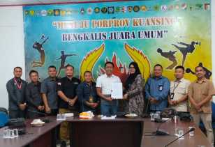 KPU dan KONI Bengkalis Bahas Klarifikasi Terkait Caleg Pengurus KONI