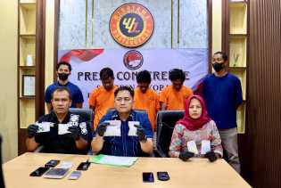 Plafon Rumah Jadi Tempat Penyimpanan, Kakak Adik Kompak Jual Sabu