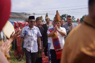 Warga Antusias Bersilaturahmi besama Pj Gubri SF Hariyanto