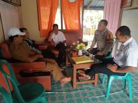 Babinkamtibmas Kampanyekan Pemilu Damai di Kantor Desa Bukut Sari Inhil