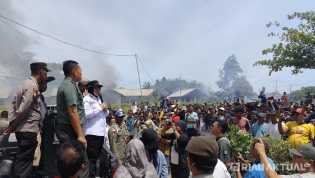 Bupati Siak Redam Amarah Warga Usai Pembakaran Fasilitas PT SSL