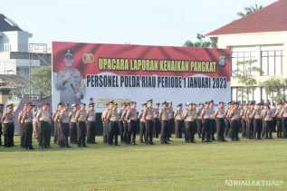 Ratusan Personil Polda Riau Naik Pangkat, Irjen Iqbal: Karakter Akhlak Harus Semakin Baik