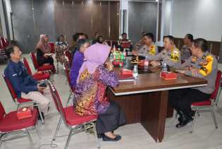 Kombes Pol Jeki Rahmat dan Bawaslu Pekanbaru Bahas Kesiapan Pemilu 2024 dan Penegakan Hukum