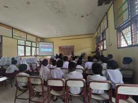 Sat Binmas Polres Bengkalis Sosialisasikan Bahaya Narkoba, Merokok, dan Bullying di SD N 10 Bantan